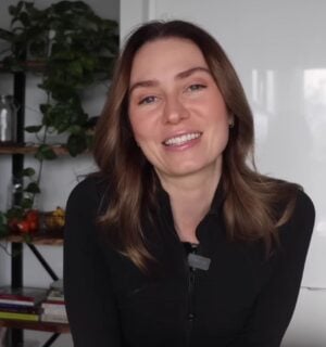 Jennifer Lawrence at Cashews and Carrots showing us plant-based gluten-free meals