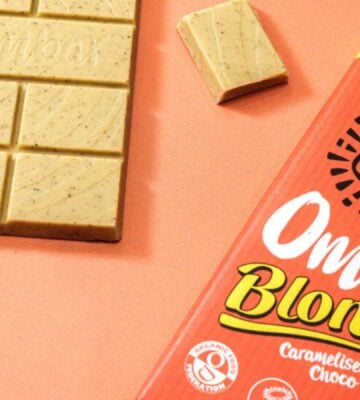 Photo shows the Ombar Blonde chocolate bar with it's packaging (right) and without (left)