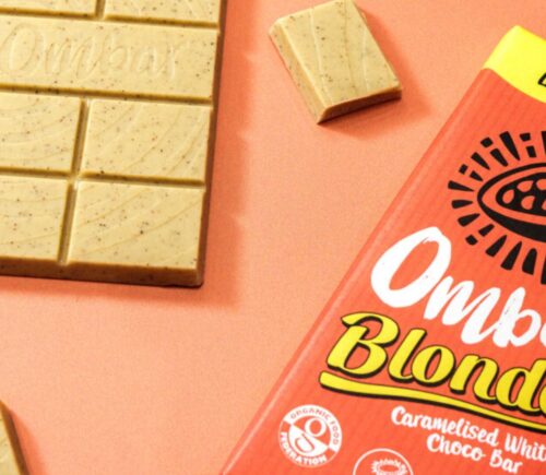 Photo shows the Ombar Blonde chocolate bar with it's packaging (right) and without (left)
