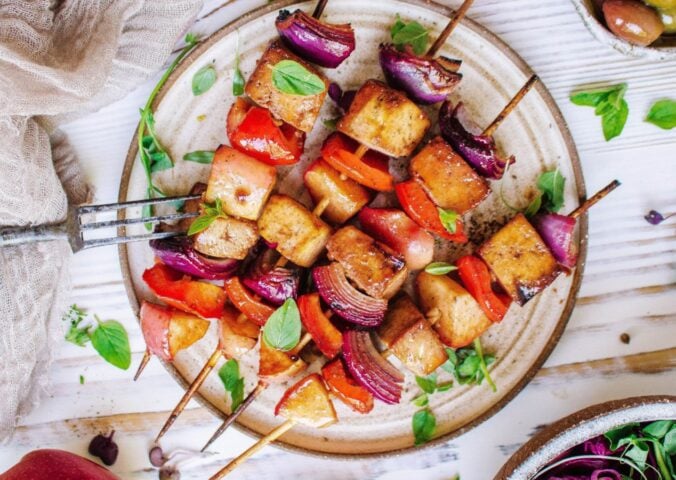 Tofu apple skewers, a vegan BBQ dish