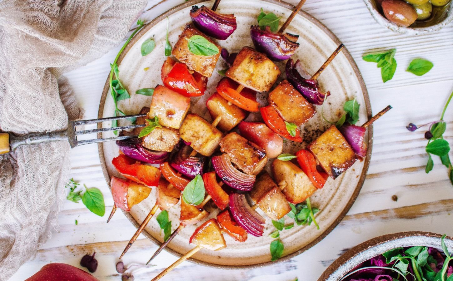 Tofu apple skewers, a vegan BBQ dish
