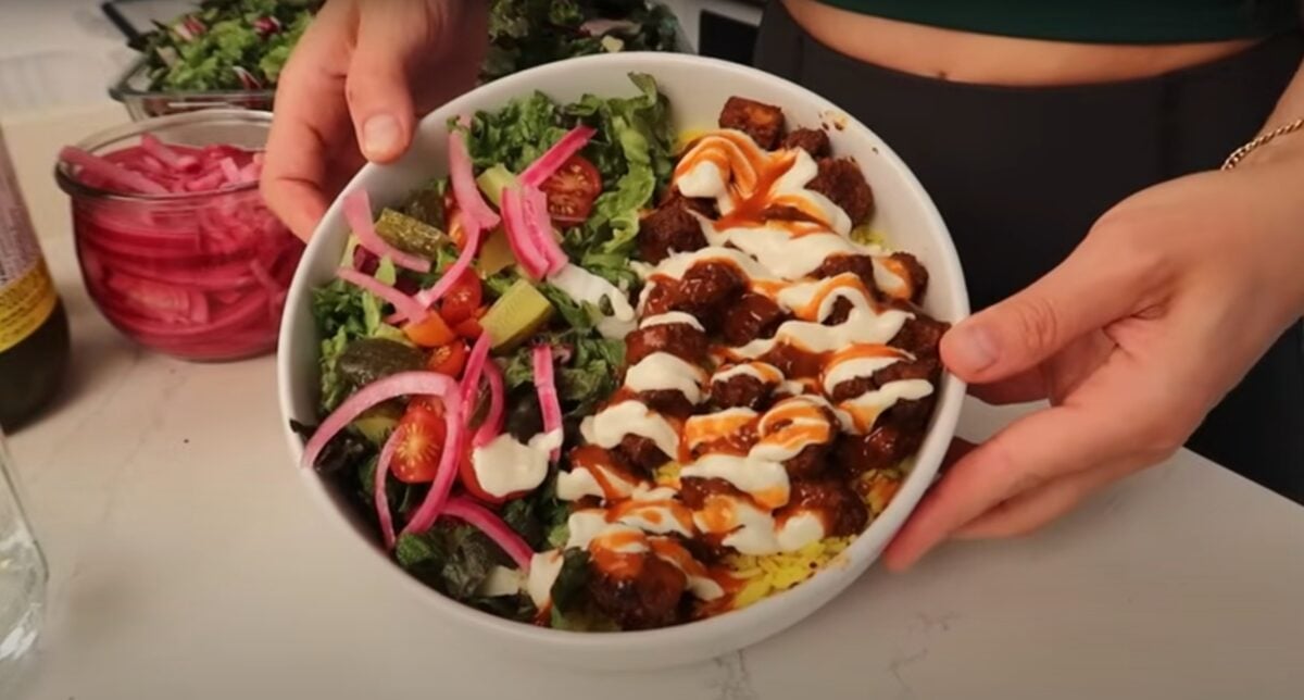 A shawarma bowl created using vegan meal prep recipes