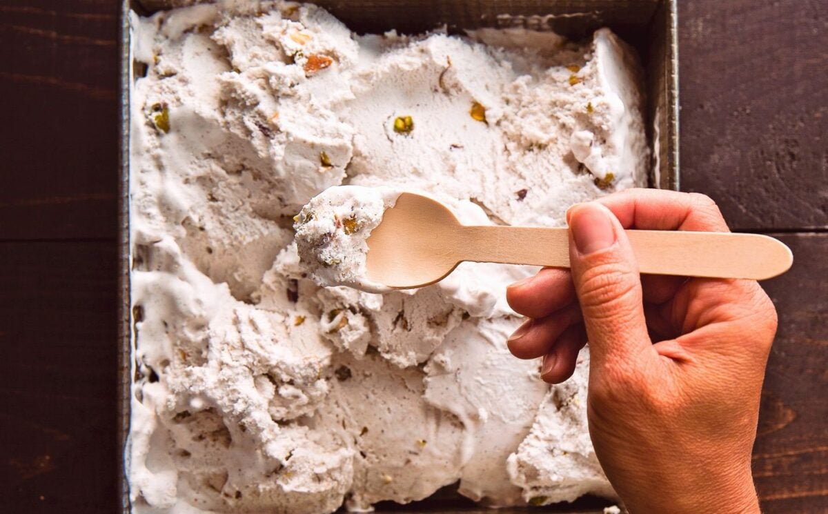 cardamom pistachio ice cream with coconut milk and cane sugar