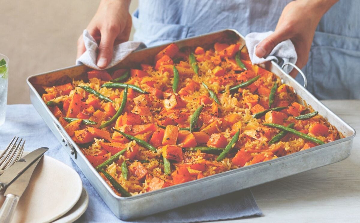 a coconut and squash traybake with green beans