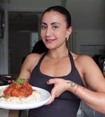 high-protein vegan meals shown by Leila Hannoun on her what I eat in a day video