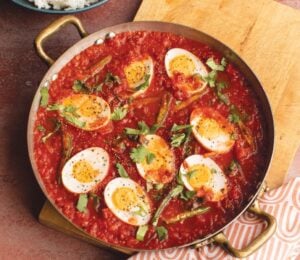 Rougaille Dizef or eggs in tomato sauce with steamy rice