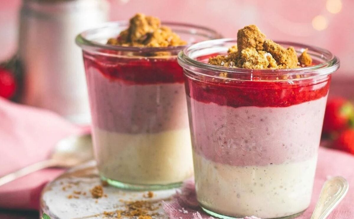 strawberries and cream chia cheesecake pots for vegan chia pudding recipes