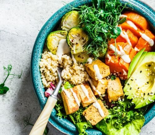 A healthy plant-based buddha bowl, part of a healthy vegan meal plan