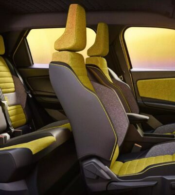 Photo shows the interior of the new Renault 5 E-Tech Electric, including its fully recycled, leather-free upholstery