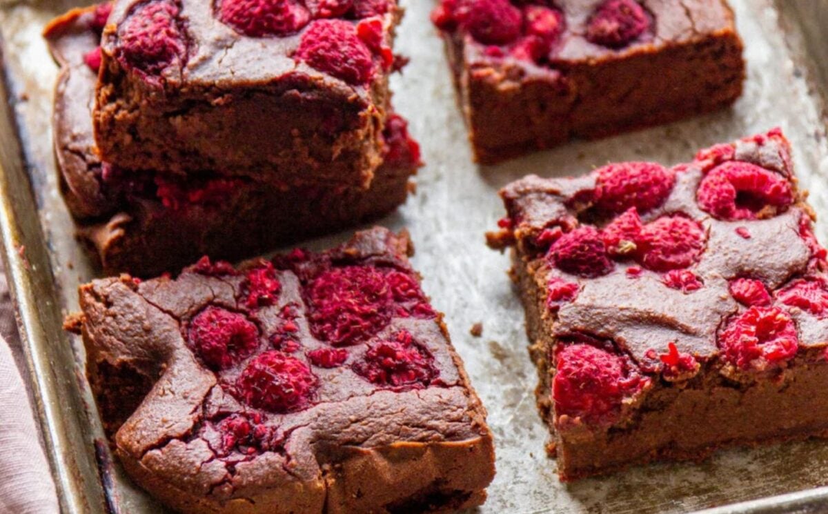 chickpea raspberry brownies as high-protein dessert recipes