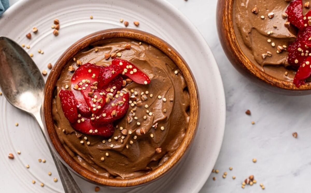 easy dairy-free chocolate pudding made with avocado for gluten-free dessert ideas