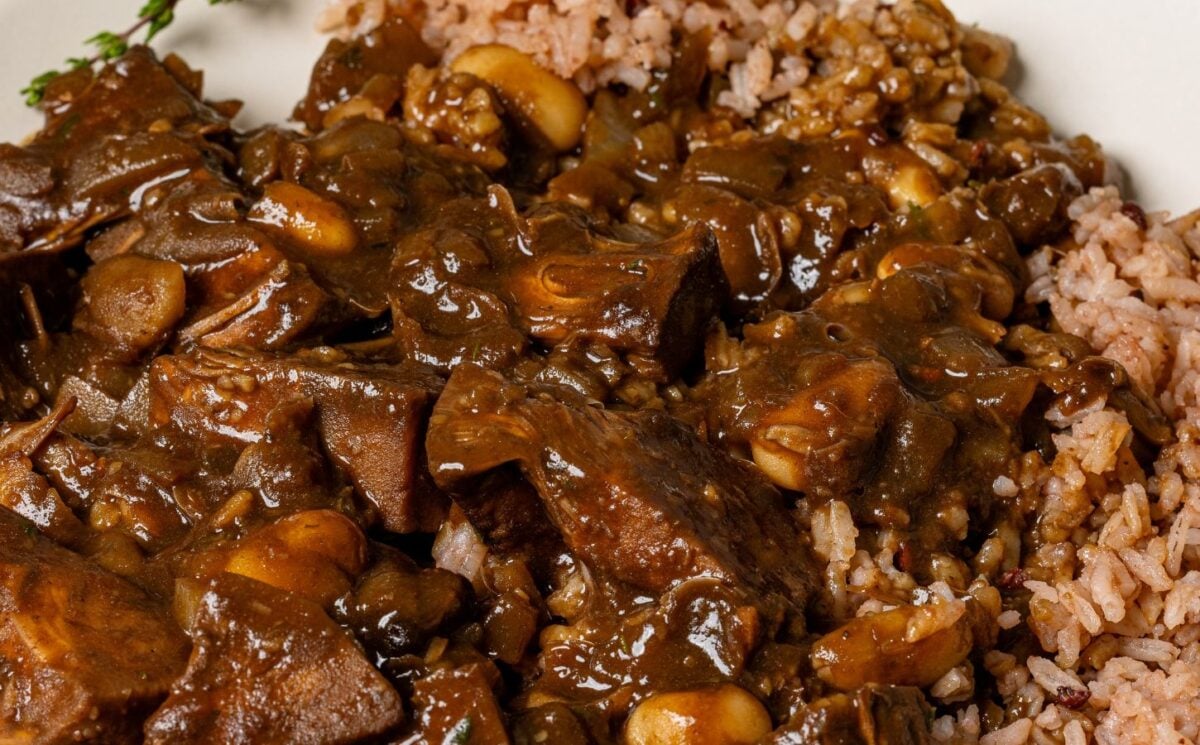Jamaican noxtail made with jackfruit and beans