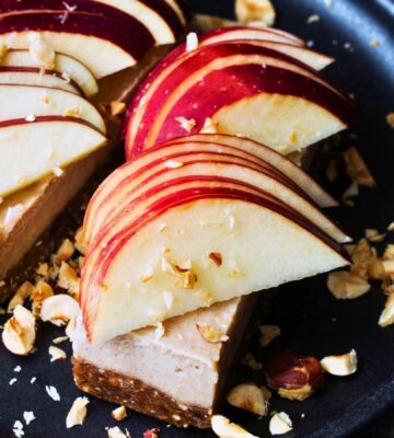 gluten-free and vegan raw apple pie bars with cashews, pecans, and fresh apple