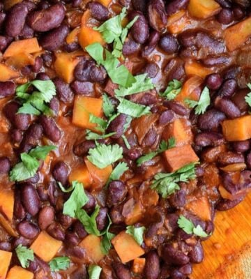 Sweet Potato & Kidney Bean Vegan Breakfast Bowl as part of a list of recipes showing the health benefits of kidney beans