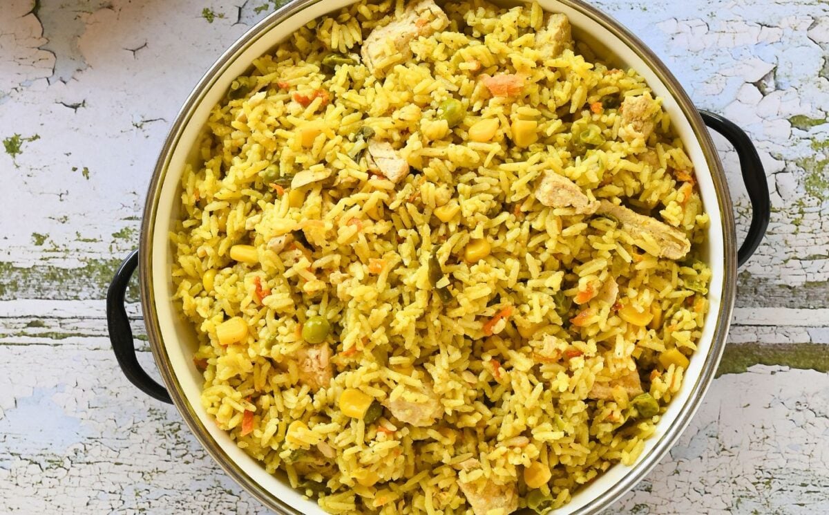 quick chickeny rice in one pot, just one of the oil-free vegan recipes on this list