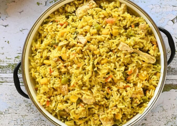 quick chickeny rice in one pot, just one of the oil-free vegan recipes on this list