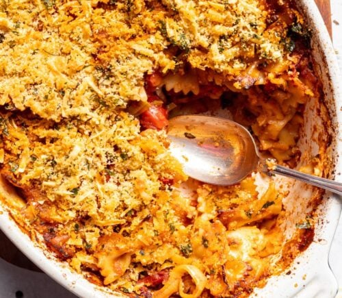 A cheesy smoky leek pasta bake for recipes that use September produce