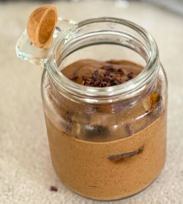 a gluten-free and vegan high fiber chocolate mousse with avocado and dates