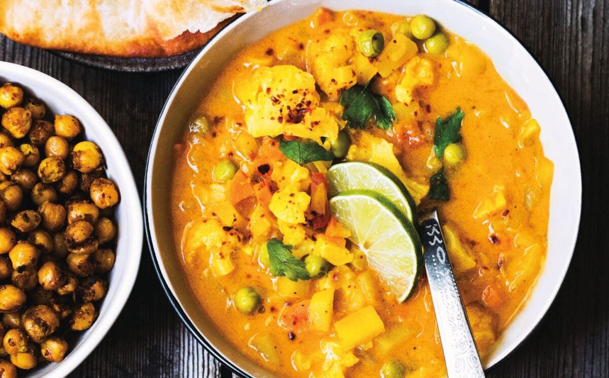 curried veggies with potato, cauliflower, and chickpeas for cozy lunch recipes for fall