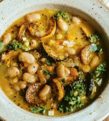 courgette, leek, white bean and kale stew with white whine and garlic
