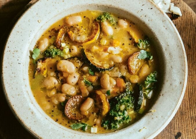 courgette, leek, white bean and kale stew with white whine and garlic