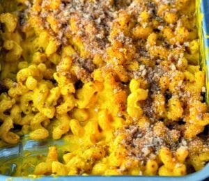 pumpkin mac and cheese with healthy pumpkin cheese sauce and breadcrumb topping