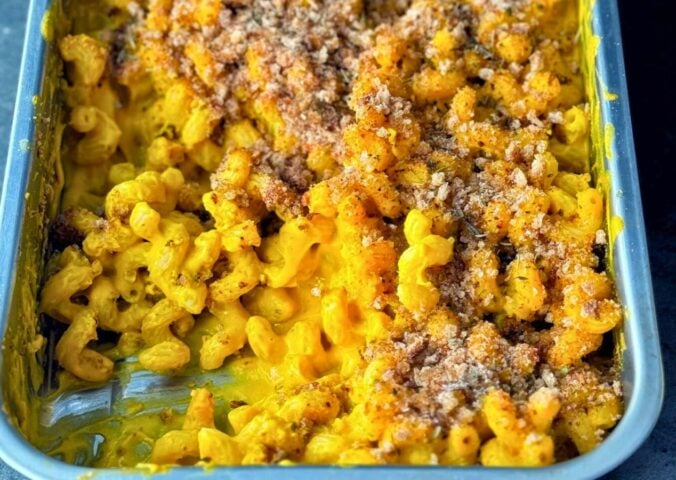 pumpkin mac and cheese with healthy pumpkin cheese sauce and breadcrumb topping