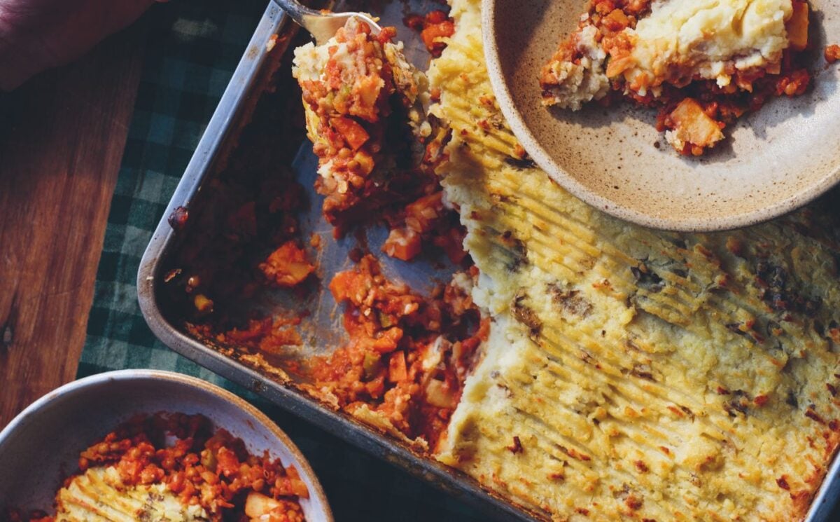 a shepherdless pie aka a vegan shepherd's pie with lentils and potato for high-protein and gluten-free vegan recipes
