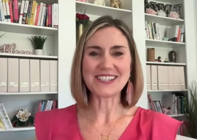 Photo of Katherine Lawrence, a nutritionist and mother focused on nutrition for neurodivergent kids