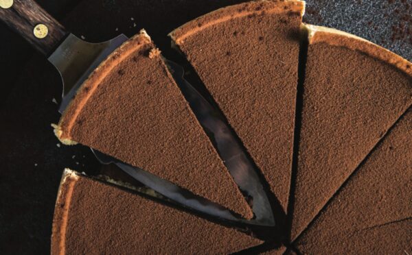 easy chocolate ganache tart with vegan chocolate and shortcrust pastry