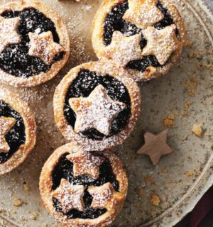 festive plant based mince pies with apples, dates, and sultanas