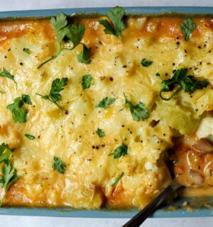 meat-free cottage pie with leek and cauliflower topping plus mushrooms, vegan grated cheese, and herbs for our highest rated dinner recipes