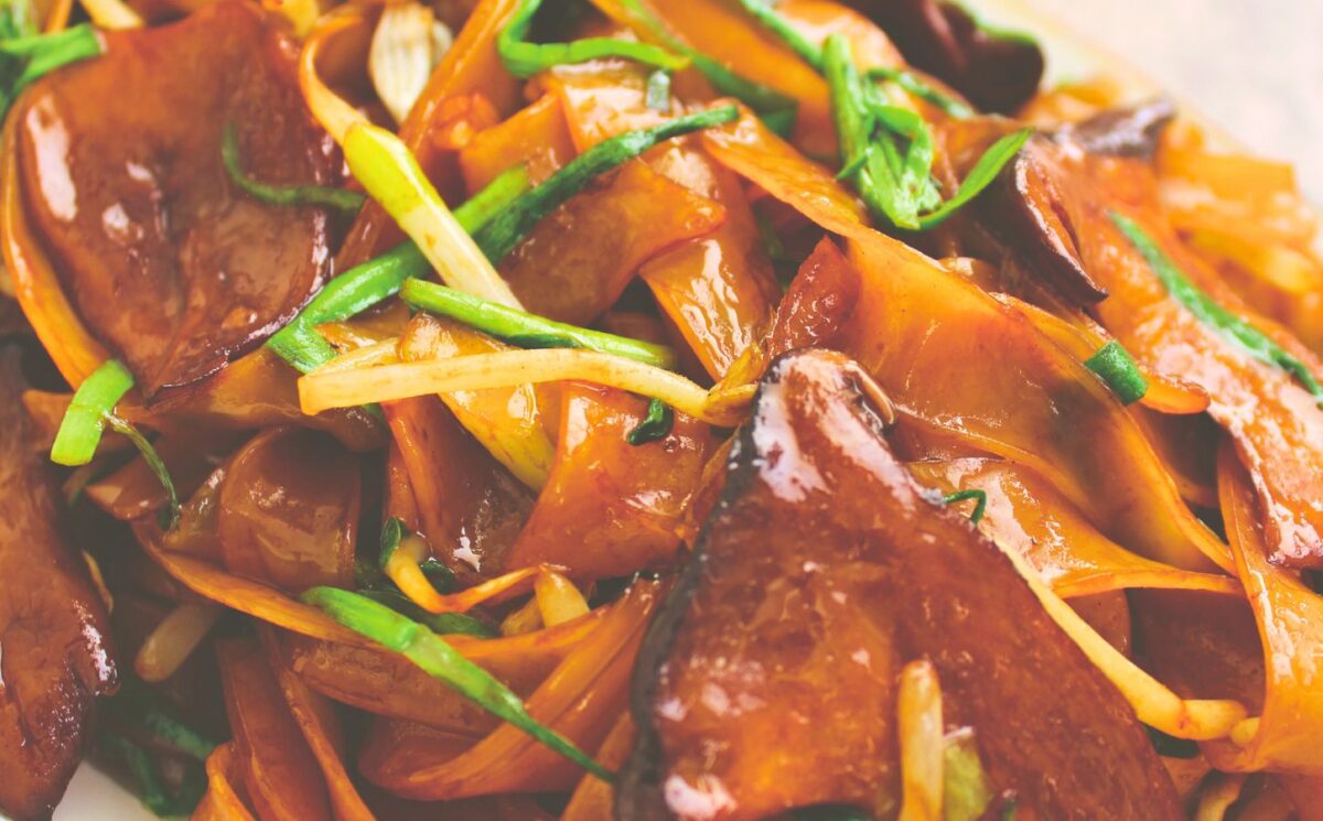 mushroom chow fun with bean sprouts, oyster mushrooms, and dark soy sauce