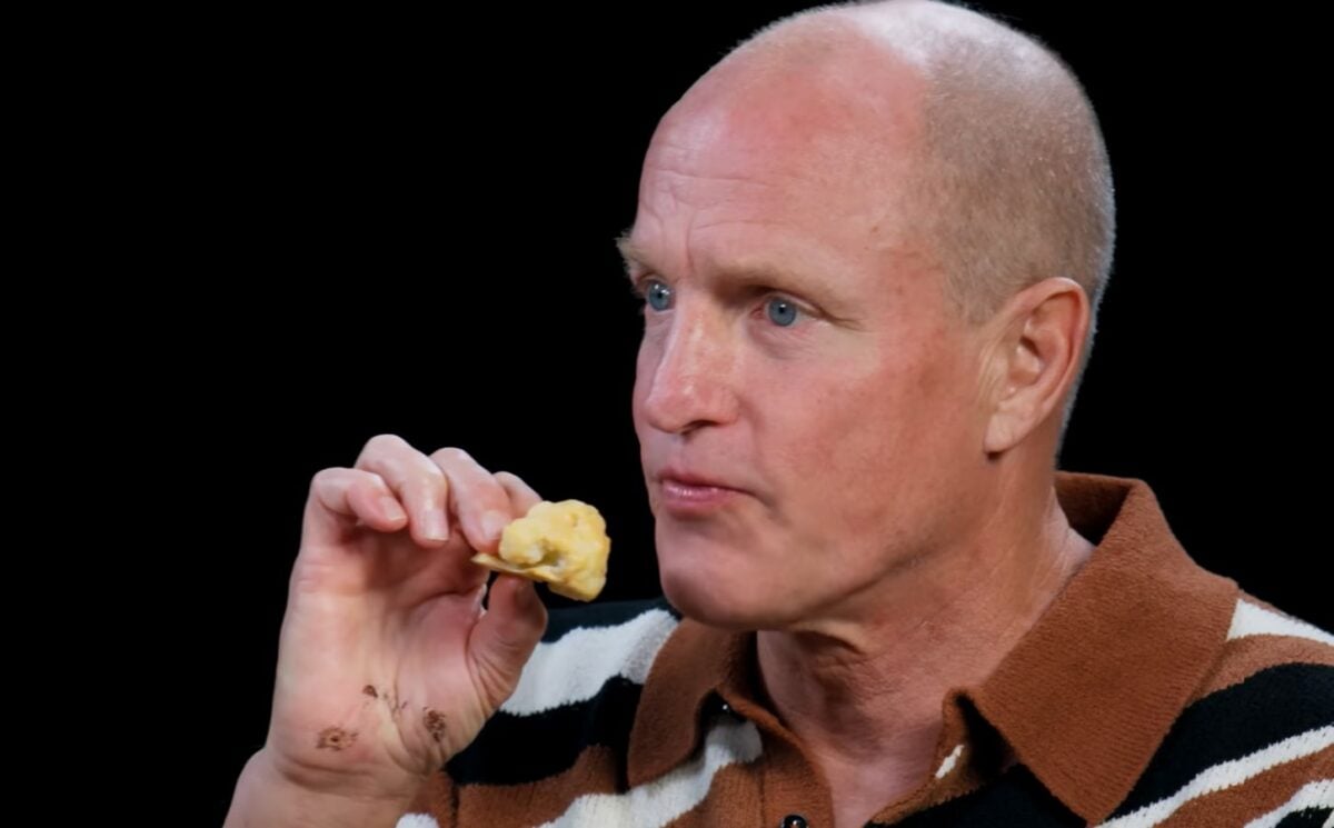 Photo shows vegan actor Woody Harrelson on the most recent episode of 'Hot Ones' where he opted for vegan cauliflower wings