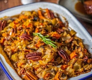 vegan pecan and apple stuffing for easy vegan thanksgiving recipes