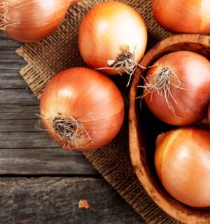 Shot of fresh onions, one of five everyday plant foods that reduce dementia risk