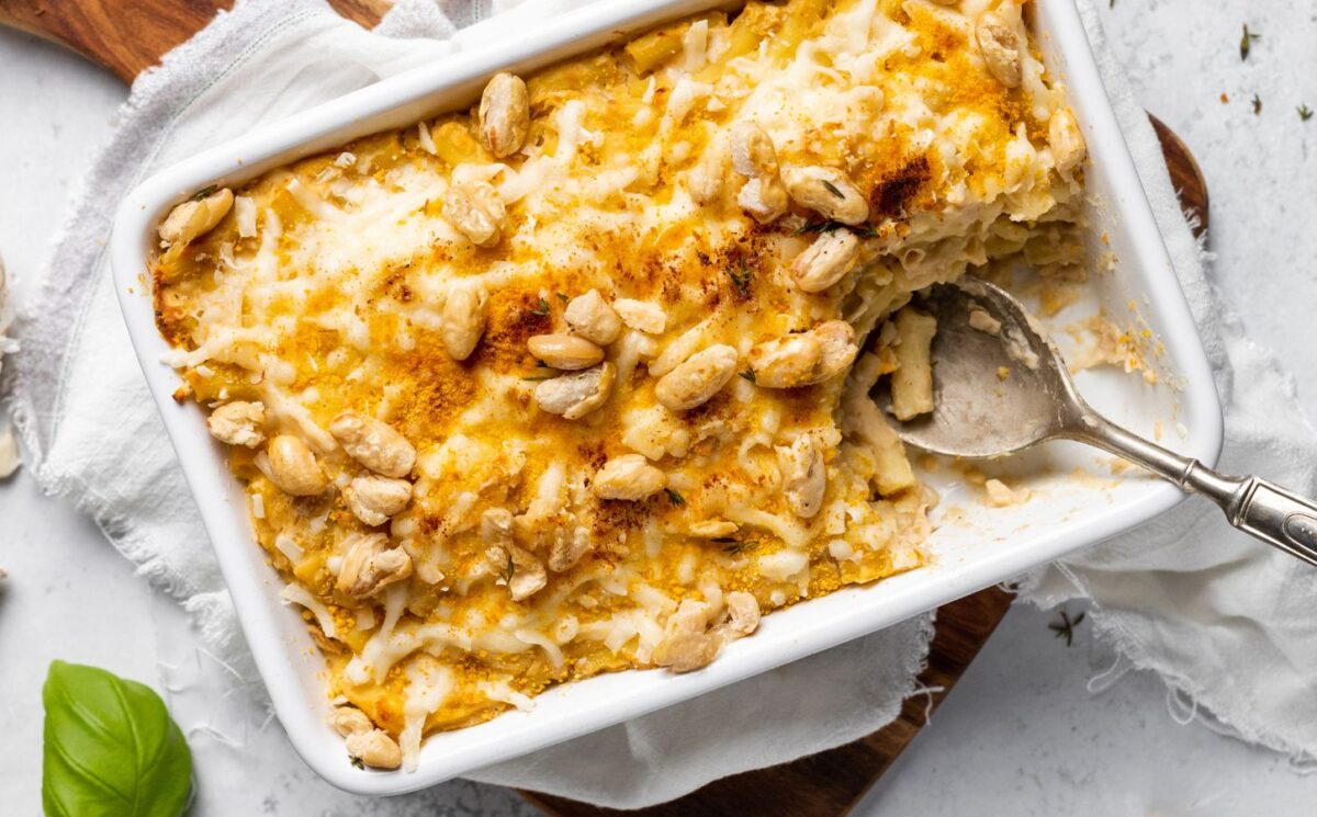 a dish full of vegan mac and beans with crispy beans on the side for high-protein pasta dishes