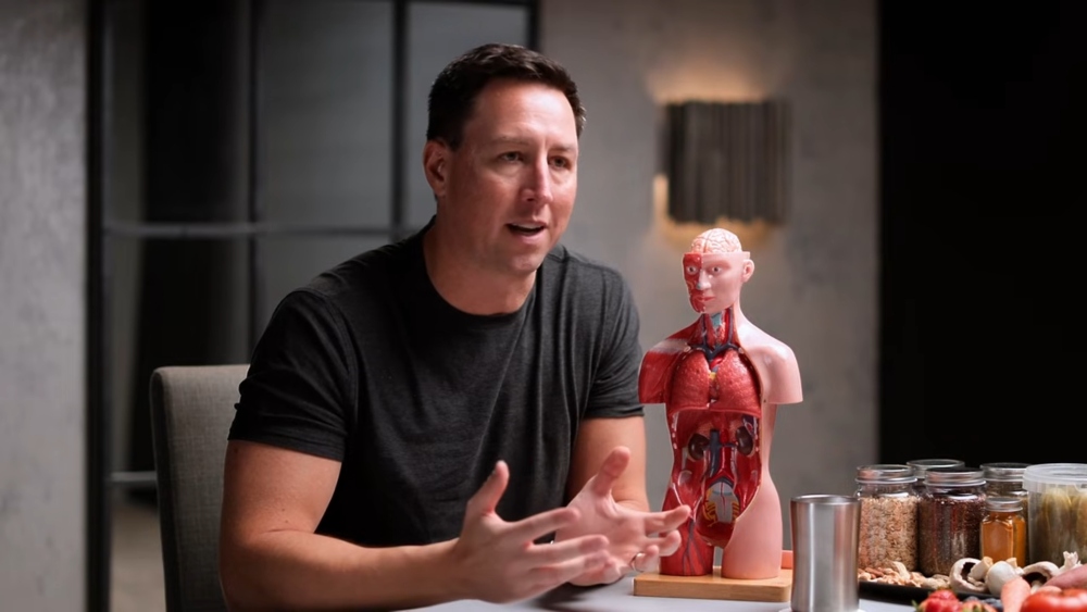 Dr Will Bulsiewicz is a gut health expert who supports fibermaxxing gradually