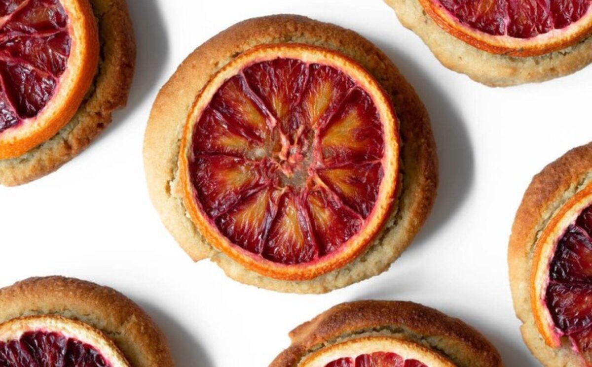 vegan and gluten-free spiced orange cookies with saffron