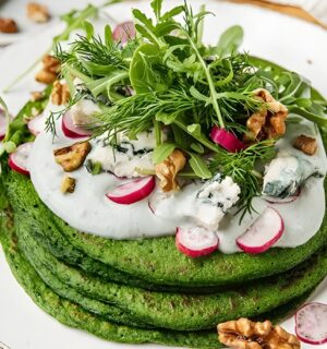 vegan blue cheese and spinach cream pancakes