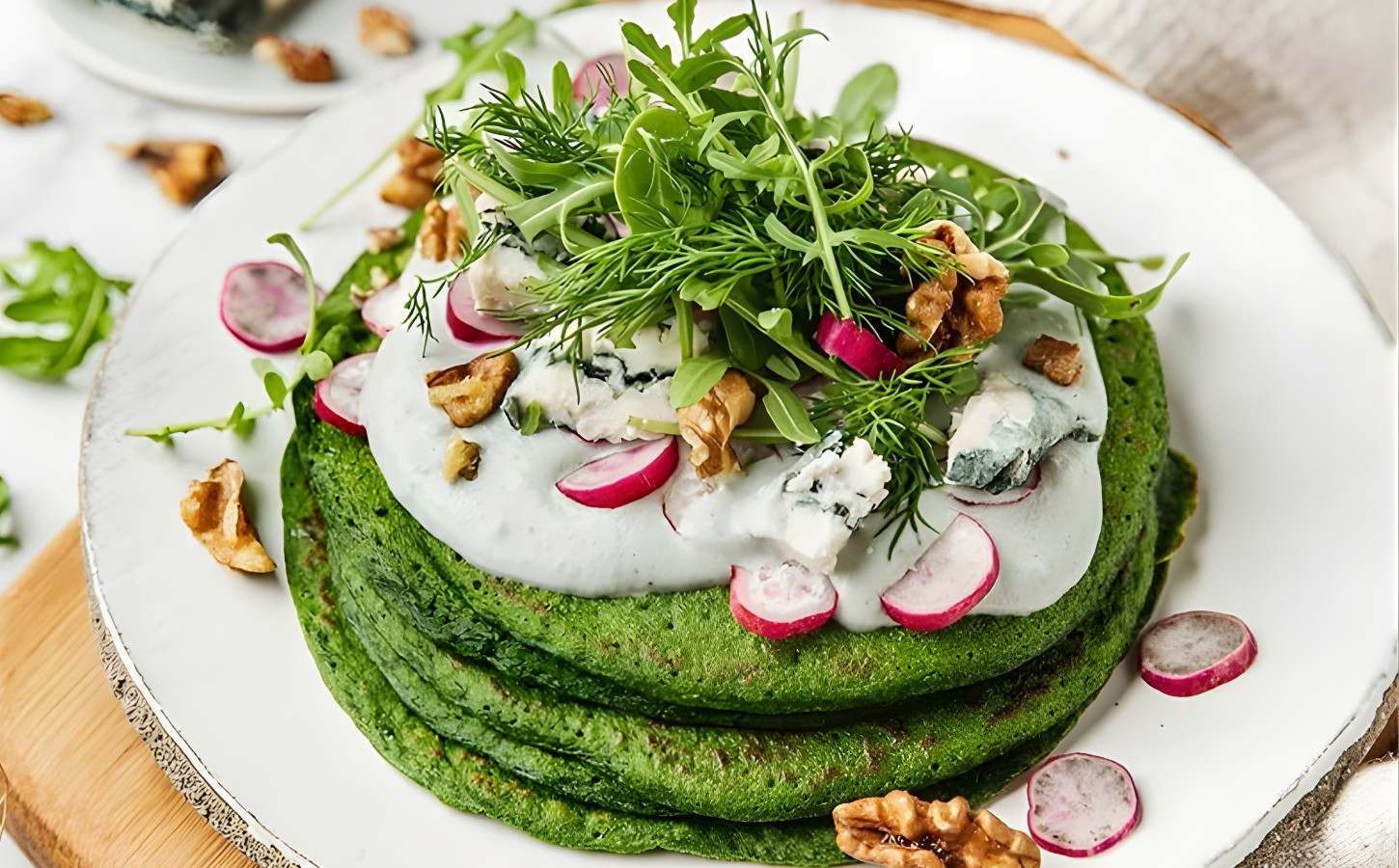vegan blue cheese and spinach cream pancakes