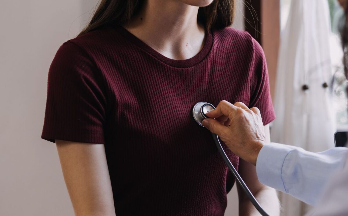 Photo shows a doctor listening to a young woman's heart with a stethoscope. A new study has found that low carb and low fat diets can lower your risk of heart disease, but only if they are rich in nutrient-dense plant-based foods