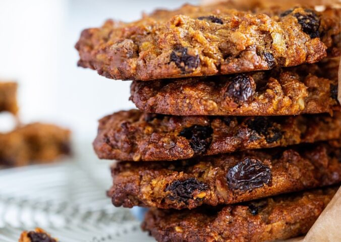oatmeal walnut cookies with apple butter, orange, currants, and ginger juice