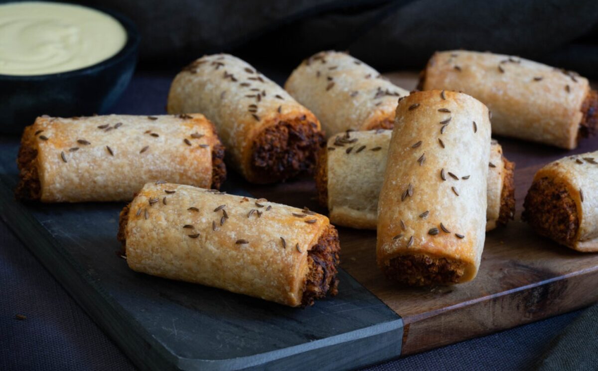 vegan red pepper sausage rolls