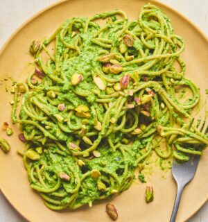 spinach and pistachio spaghetti with silken tofu and nutritional yeast