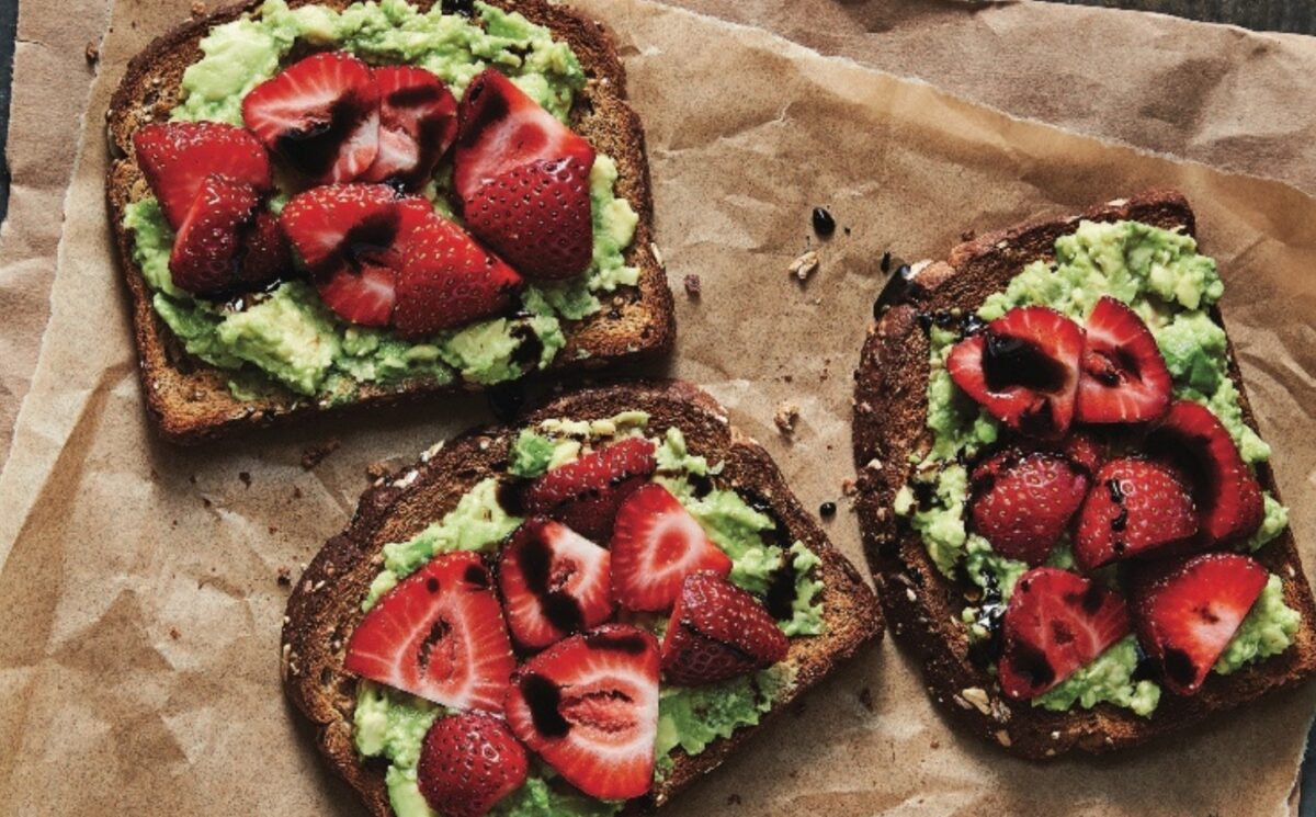 strawberry avocado toast with balsamic glaze