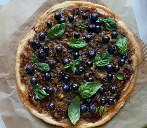 heart-healthy blueberry pizza with onions