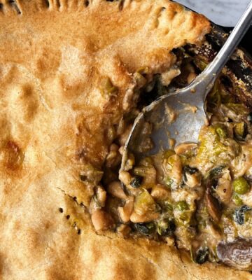 leeky bean pie with mushrooms and cannellini beans with shortcrust pastry