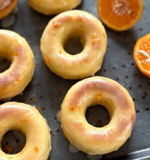 easy mandarin donuts with vanilla and a mandarin juice glaze