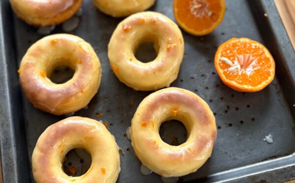easy mandarin donuts with vanilla and a mandarin juice glaze